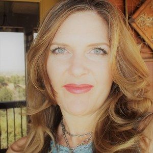 Meet your Posher, Auria